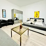 3Br Apartment For 9P, 10Min To Fac Platz