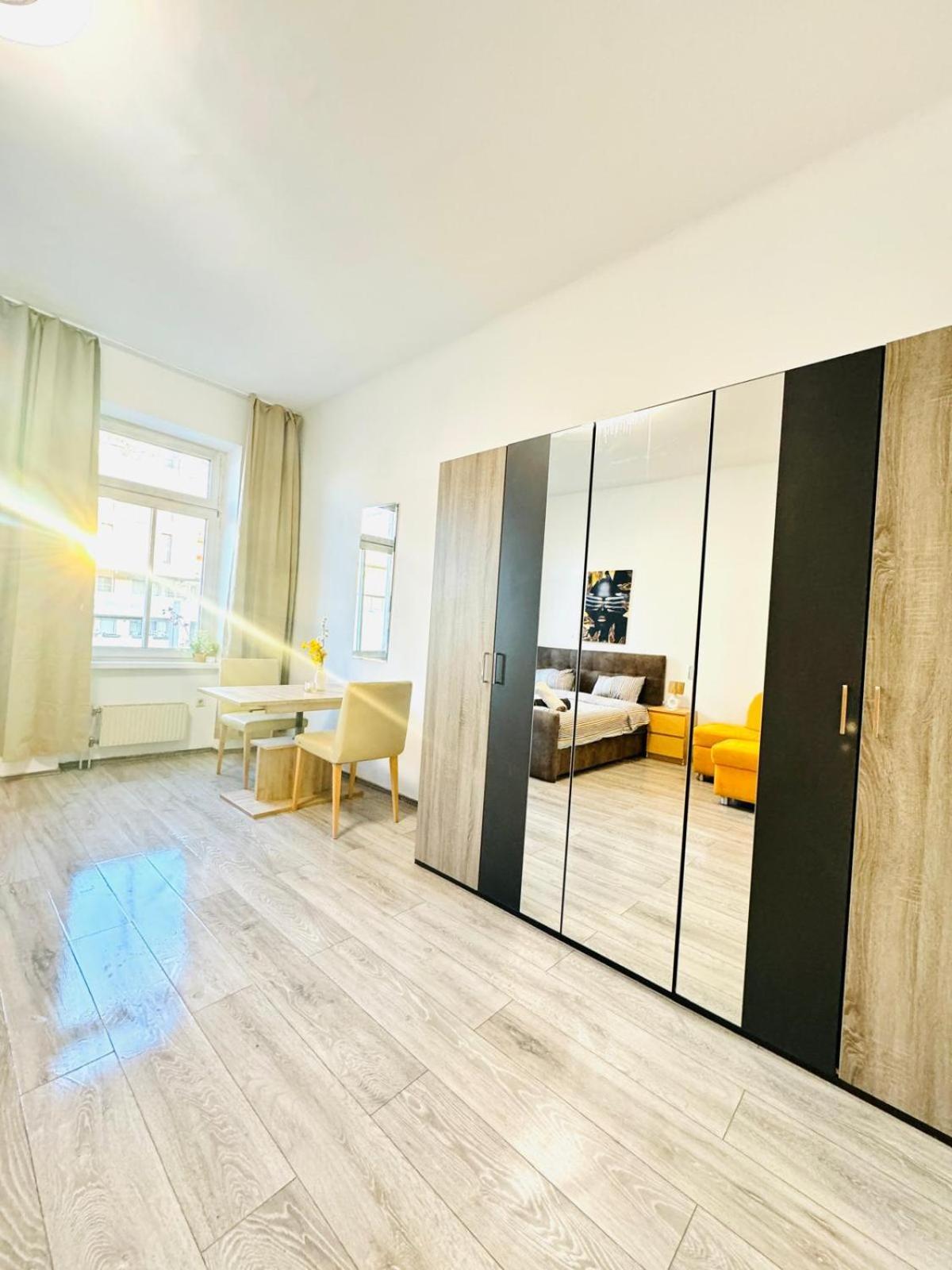 3br For 9p, 10min To Fac Platz Wien