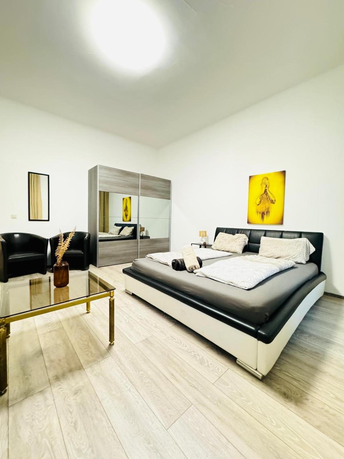 Apartment 3br For 9p, 10min To Fac Platz