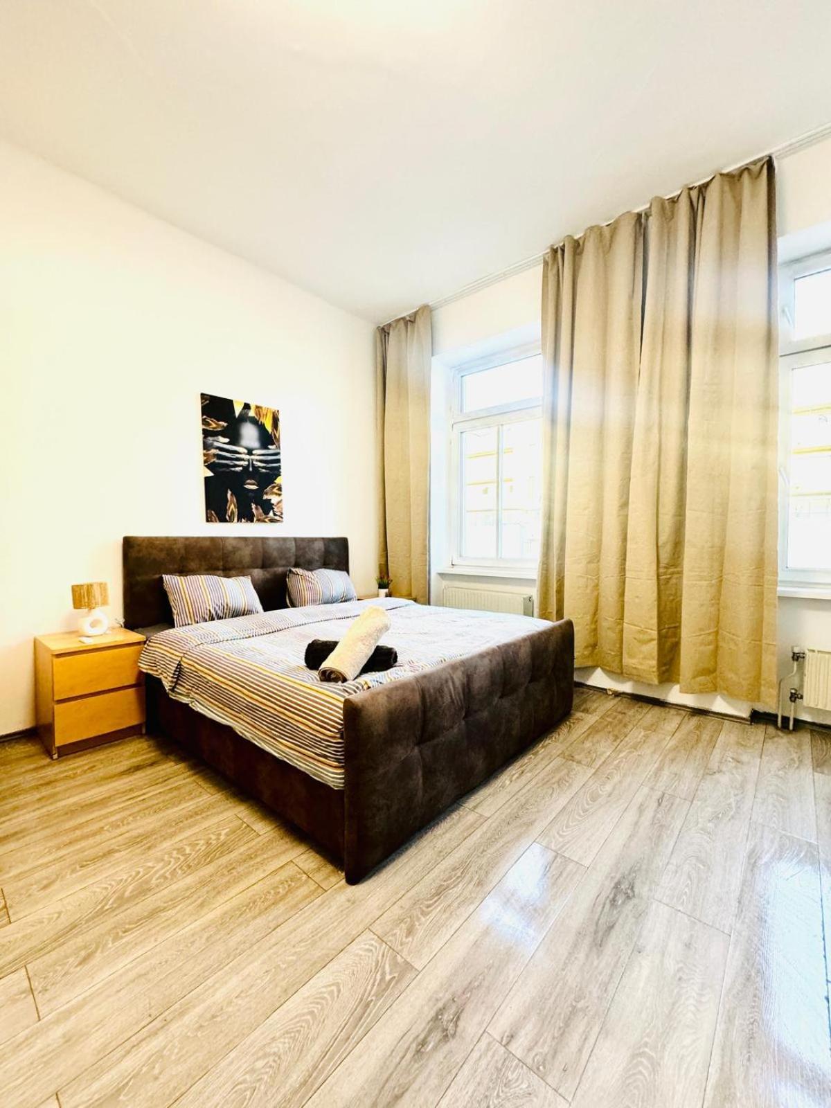 3br For 9p, 10min To Fac Platz Apartment Wien